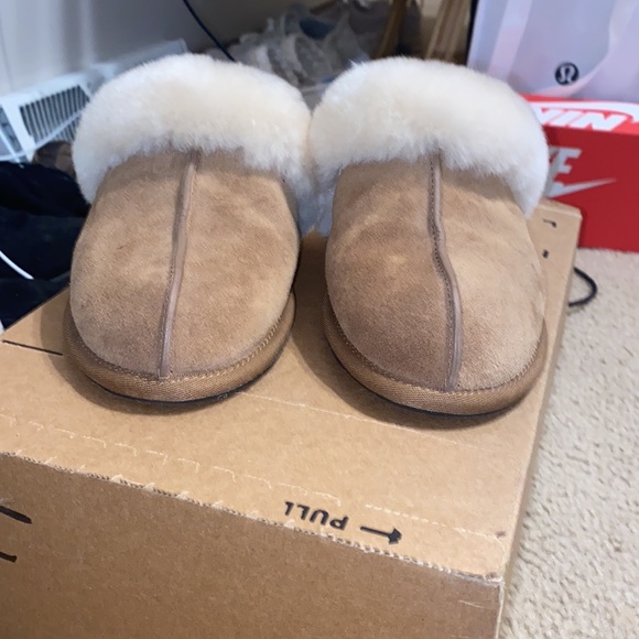 Ugg slippers - Picture 4 of 4